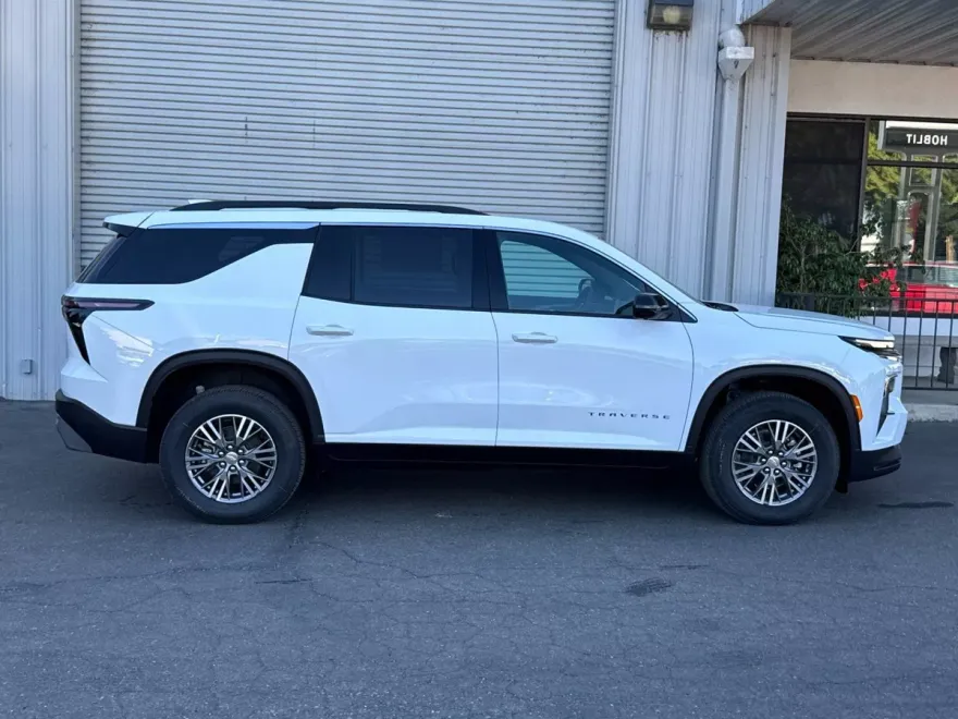 2026 Chevrolet Traverse photo 1
