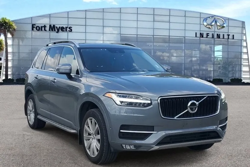 2019 Volvo XC90 T6 Momentum photo 1