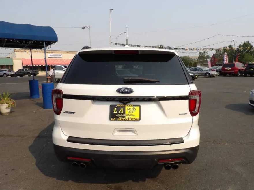 2018 Ford Explorer Sport photo 1
