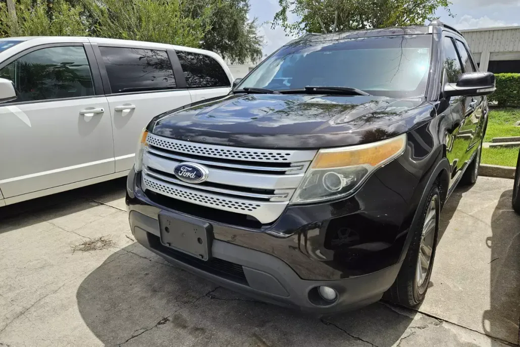 2013 Ford Explorer XLT photo 1