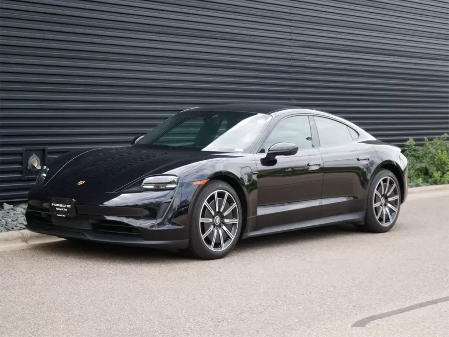 2023 Porsche Taycan photo 1