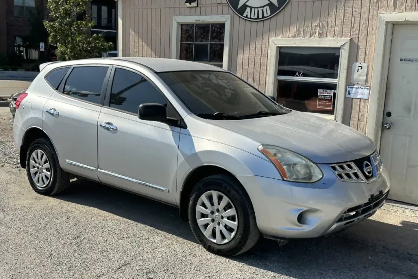 2013 Nissan Rogue S photo 1