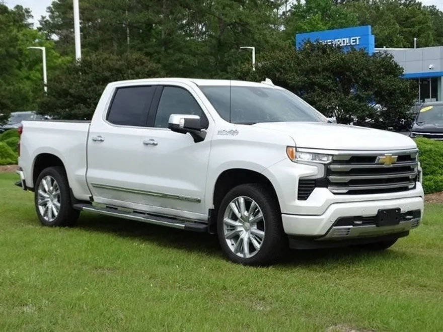 2024 Chevrolet Silverado 1500 High Country photo 1