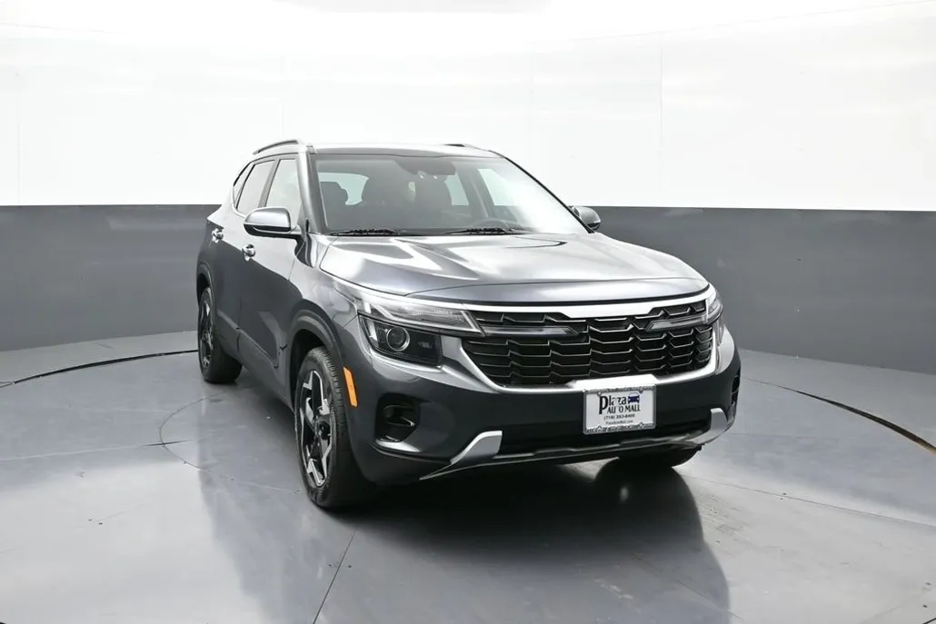 2024 Kia Seltos EX photo 1