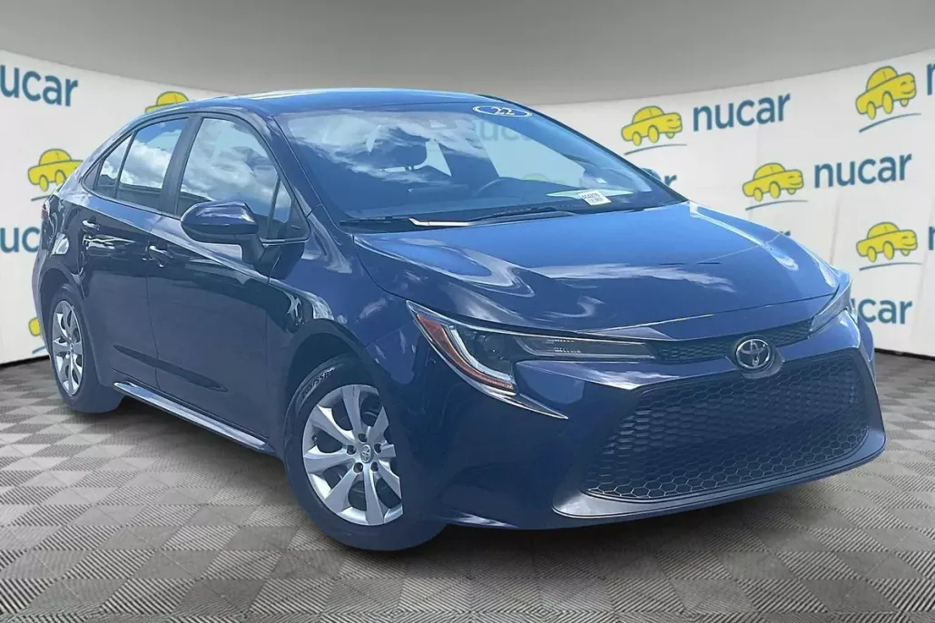 2022 Toyota Corolla LE photo 1
