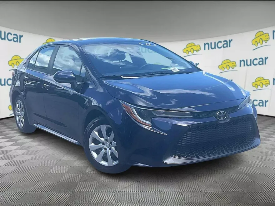 2022 Toyota Corolla LE photo 1