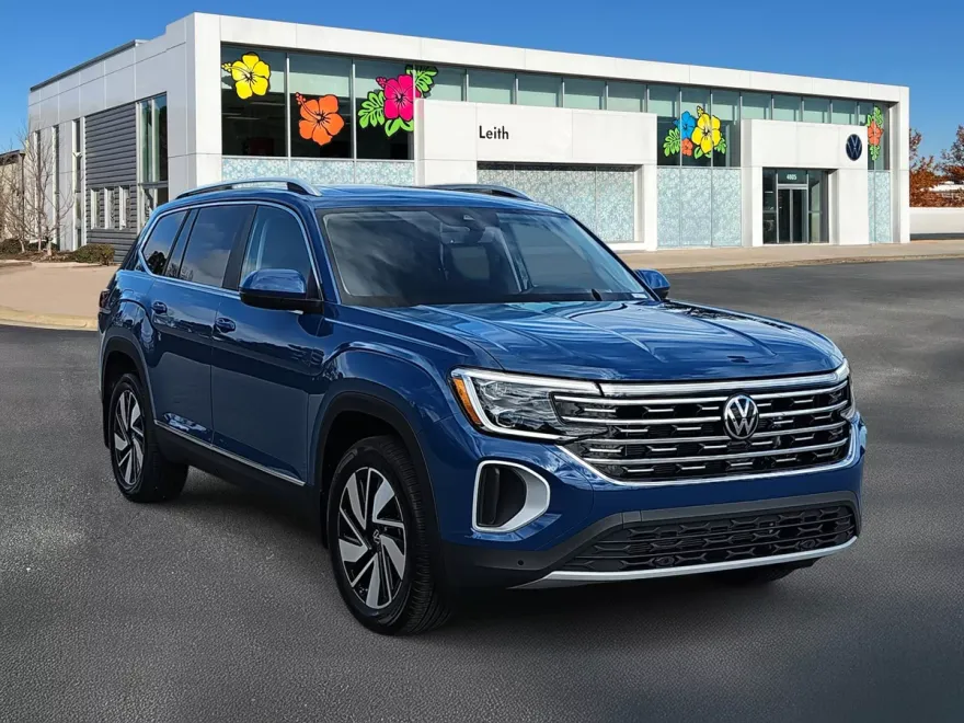 2025 Volkswagen Atlas SEL photo 1