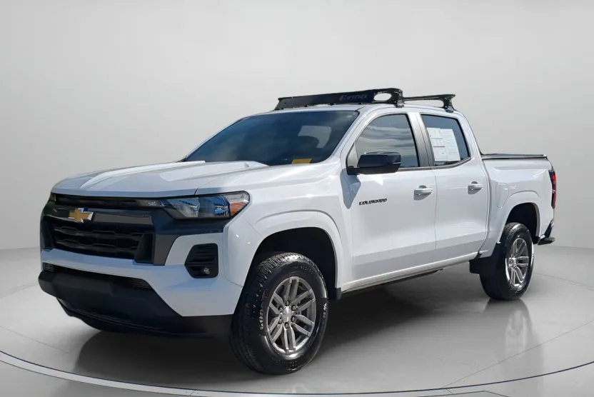 2023 Chevrolet Colorado LT photo 1