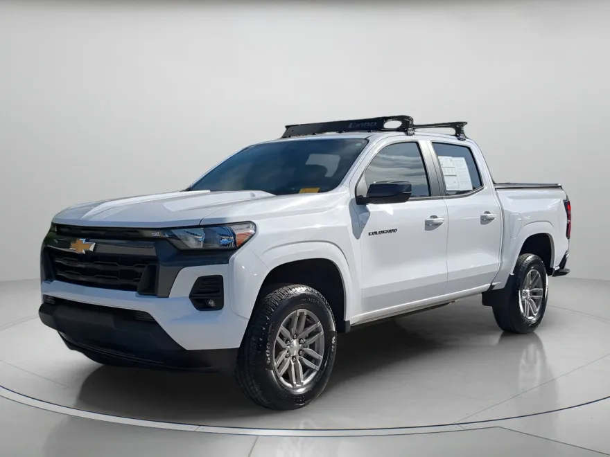 2023 Chevrolet Colorado LT photo 1