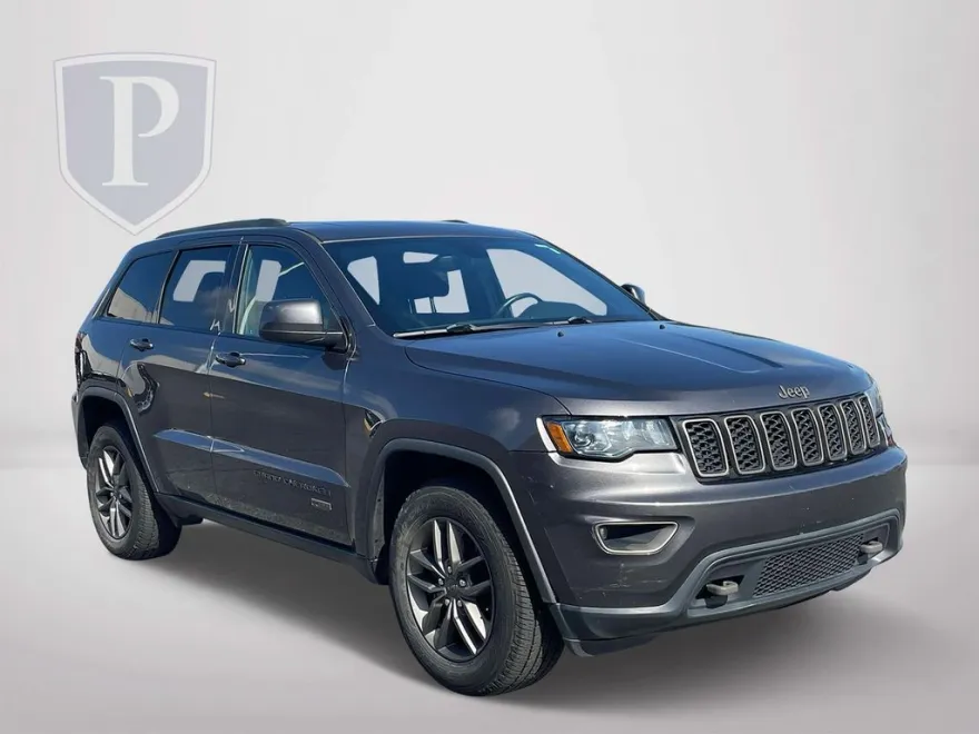 2016 Jeep Grand Cherokee Laredo photo 1