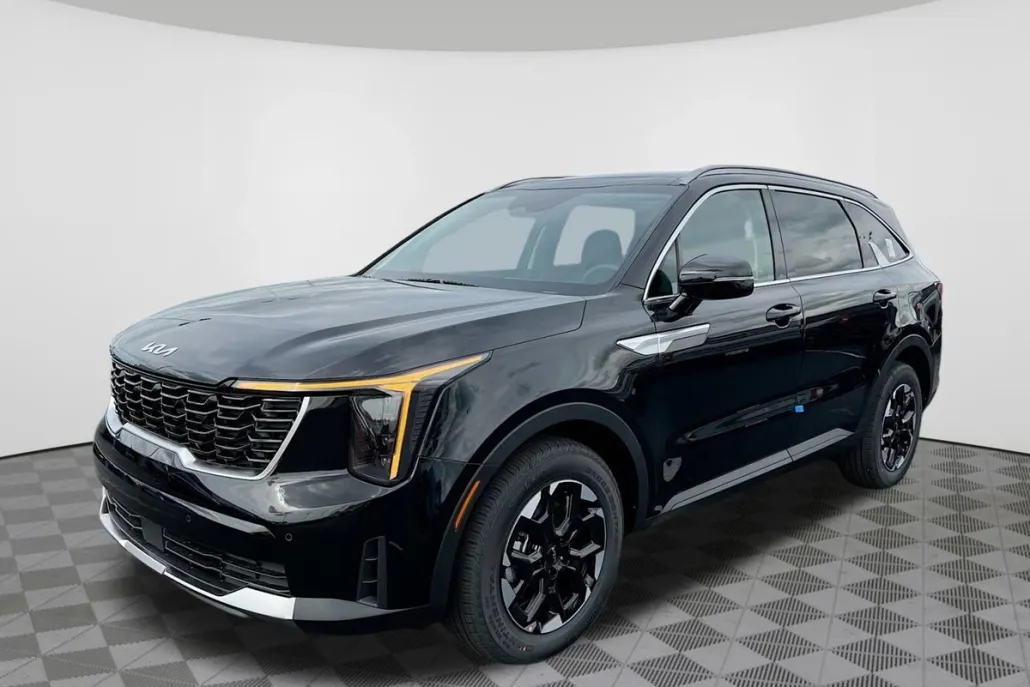 2025 Kia Sorento S photo 1