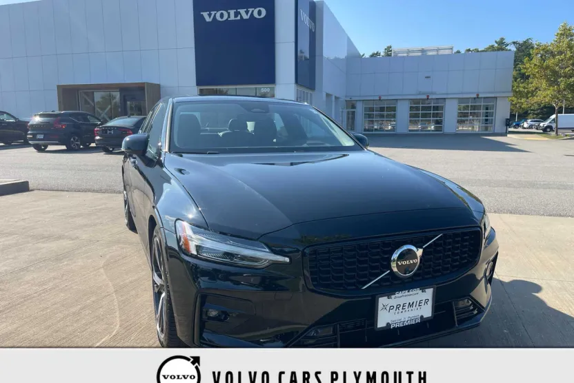 2025 Volvo S60 B5 Plus photo 1