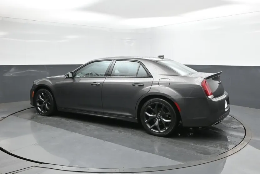2022 Chrysler 300 S photo 1
