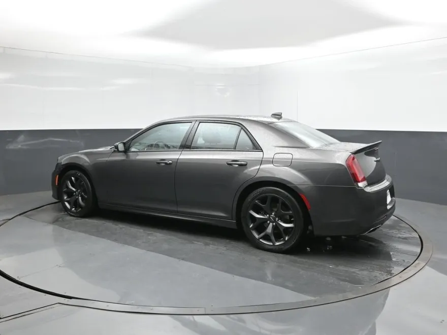 2022 Chrysler 300 S photo 1