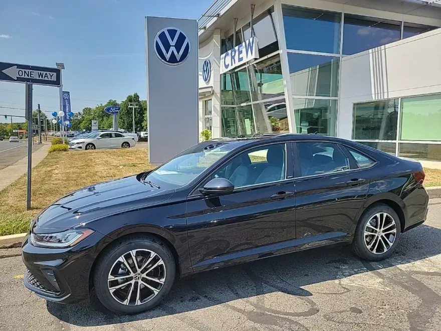 2025 Volkswagen Jetta 1.5T Sport photo 1