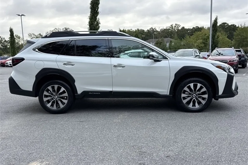 2025 Subaru Outback Touring photo 1
