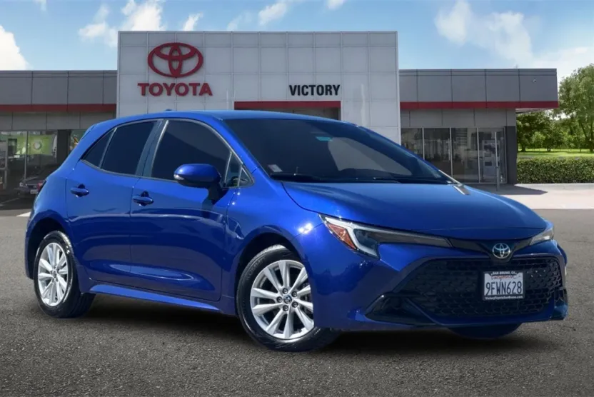 2023 Toyota Corolla SE photo 1