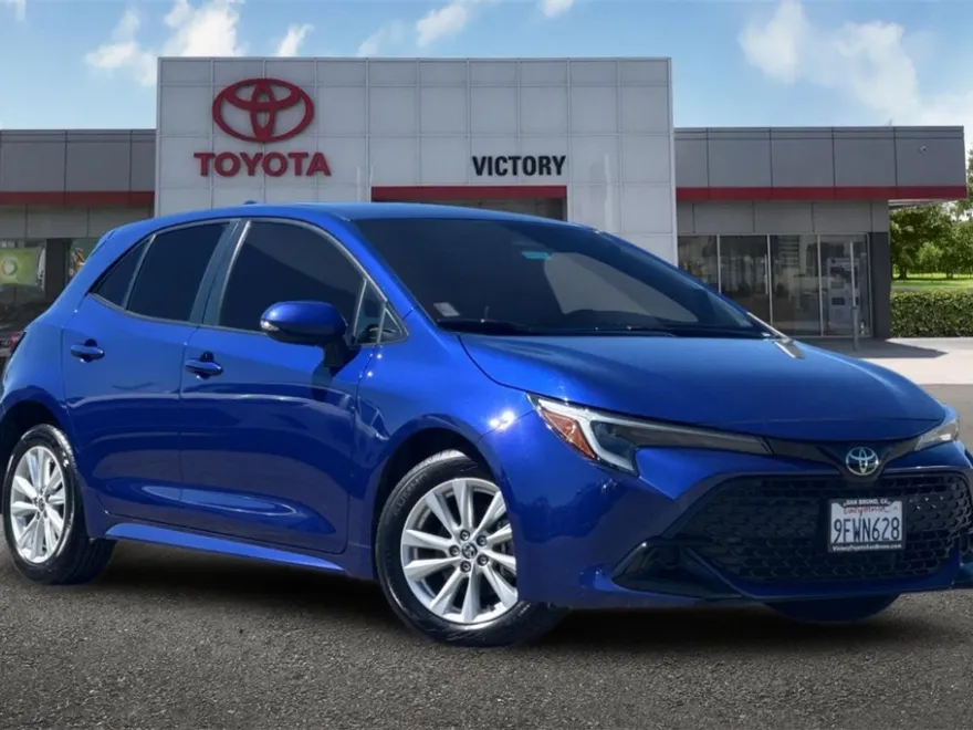 2023 Toyota Corolla SE photo 1