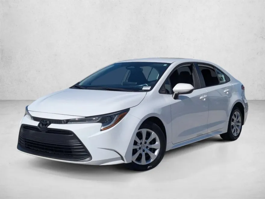 2023 Toyota Corolla LE photo 1