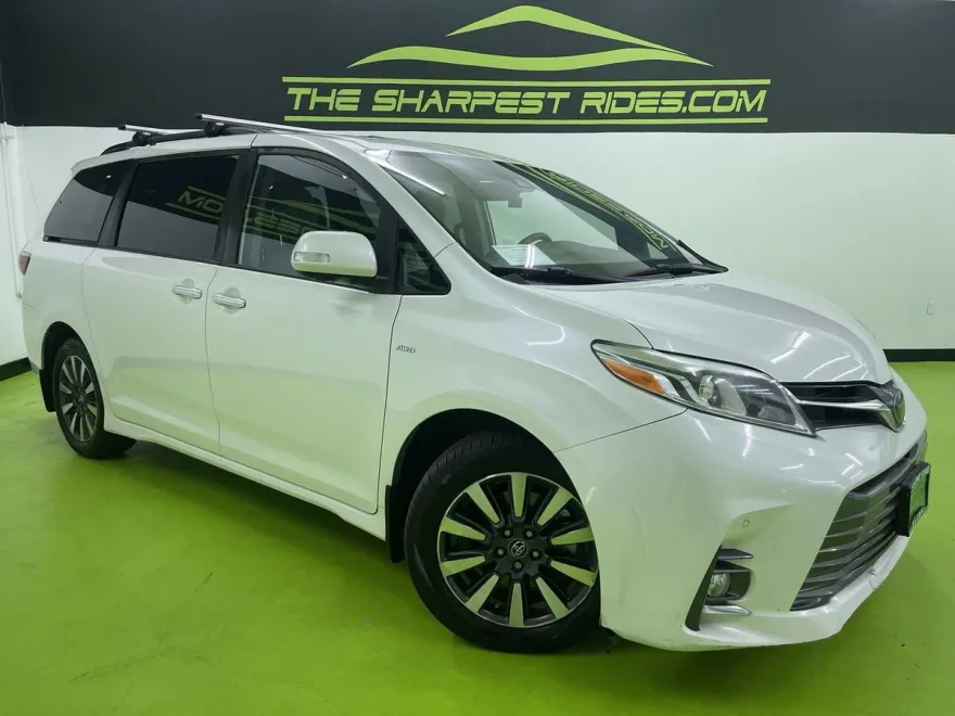 2019 Toyota Sienna Limited Premium photo 1