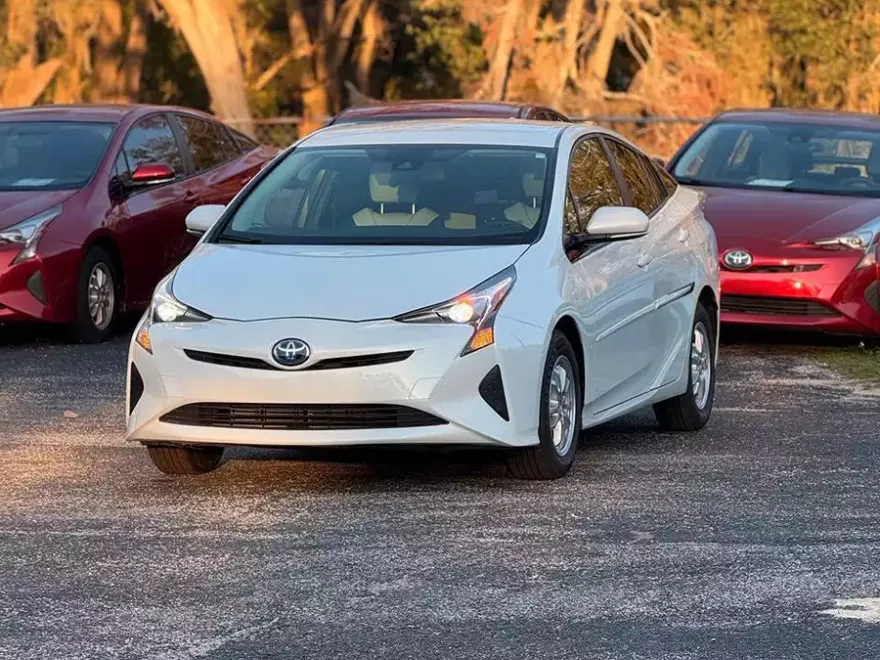2017 Toyota Prius Two Eco photo 1