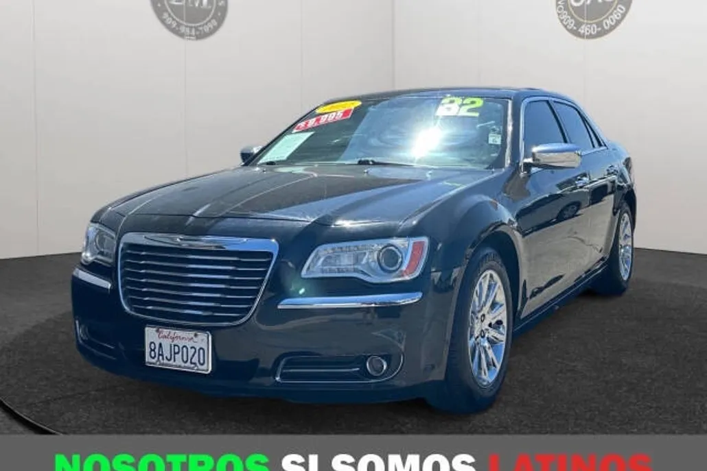 2012 Chrysler 300 Limited photo 1