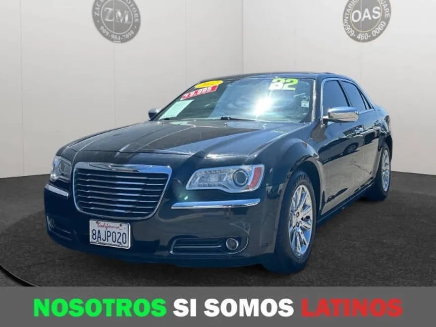 2012 Chrysler 300 Limited photo 1