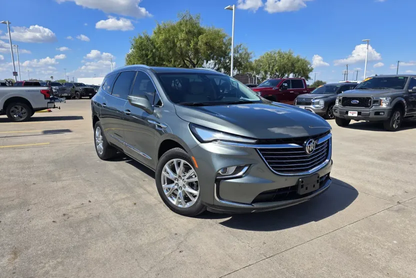 2022 Buick Enclave Premium photo 1