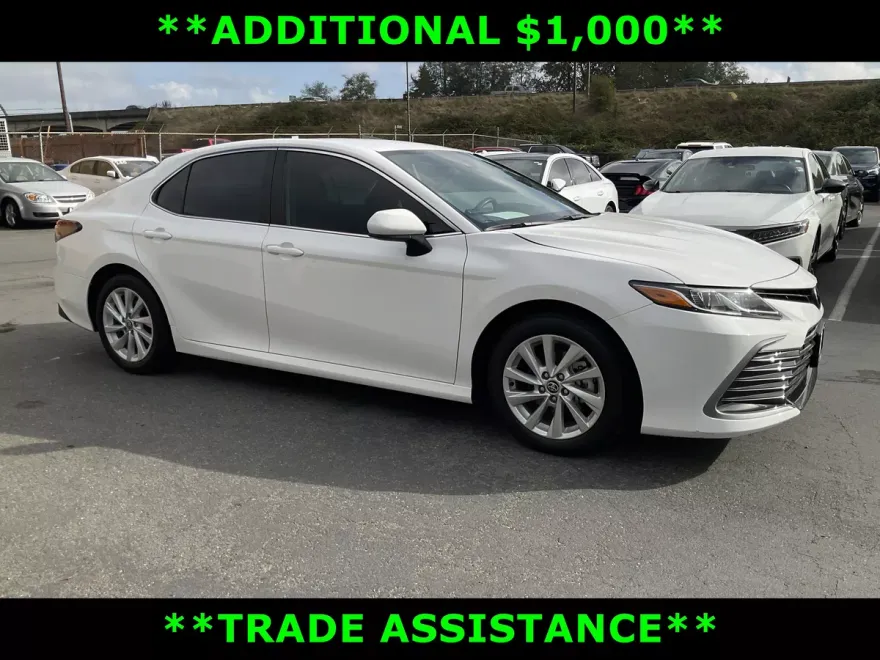 2024 Toyota Camry LE photo 1