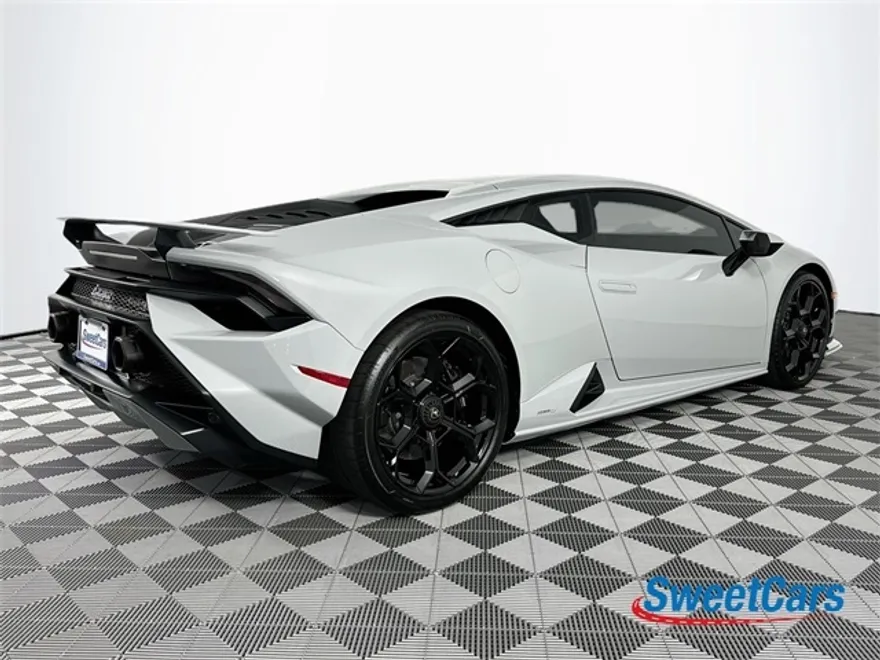 2023 Lamborghini Huracan Tecnica photo 7