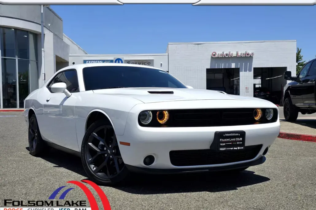2021 Dodge Challenger SXT photo 1