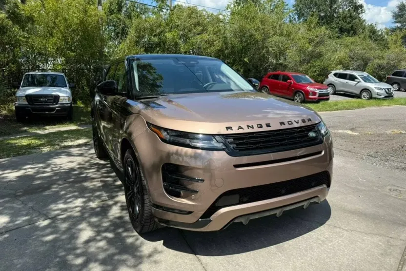 2025 Land Rover Range Rover Evoque Dynamic SE photo 1