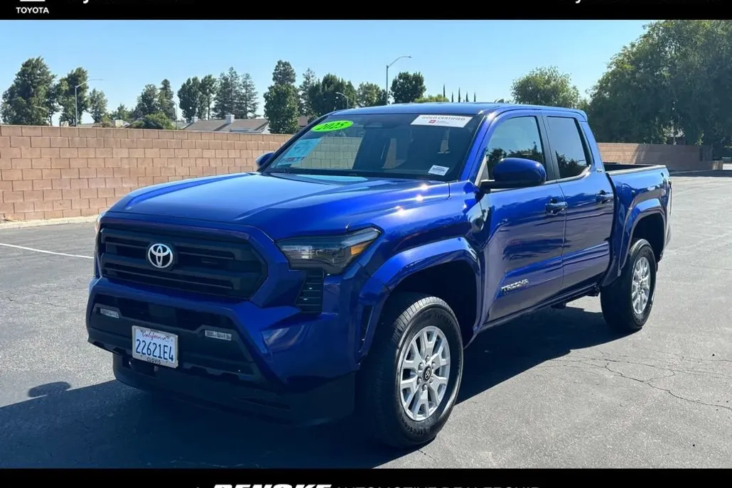 2025 Toyota Tacoma SR5 photo 1
