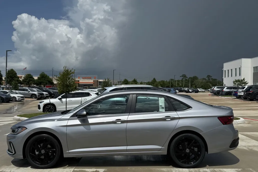 2025 Volkswagen Jetta SE photo 1