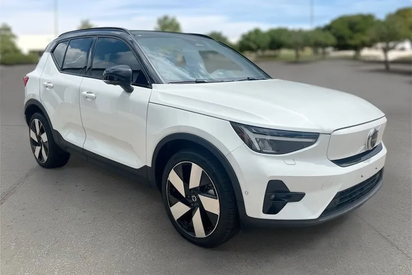 2023 Volvo XC40 Recharge Ultimate photo 1