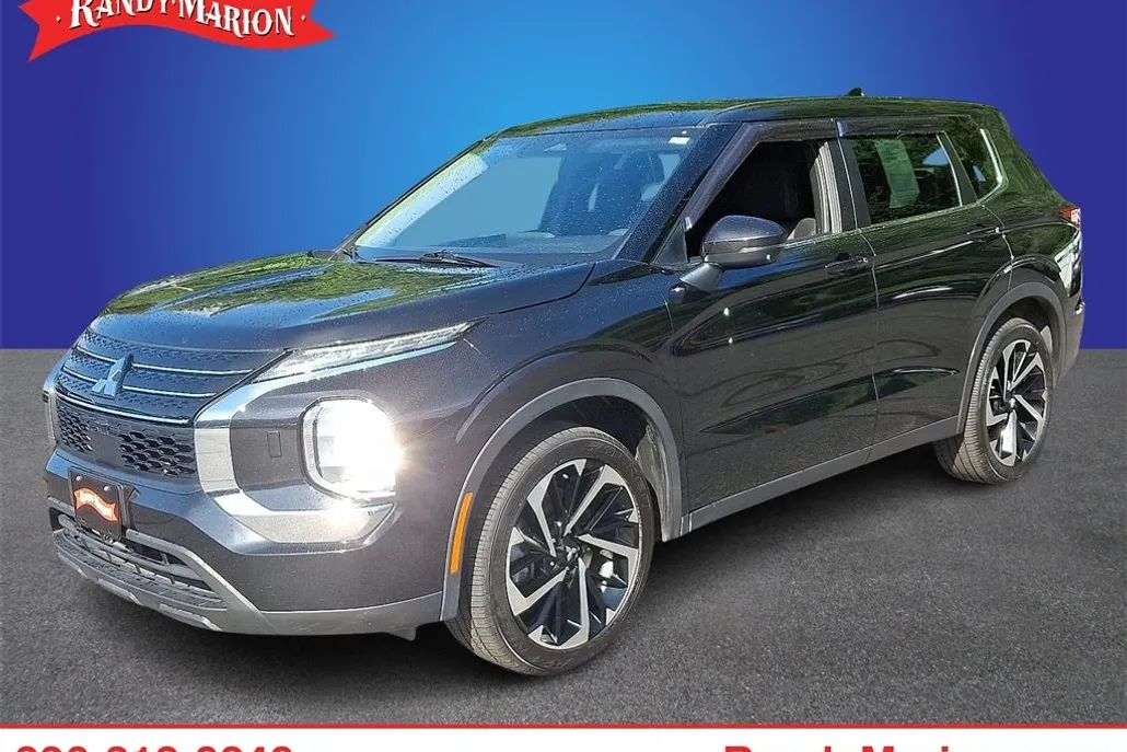 2022 Mitsubishi Outlander ES photo 1