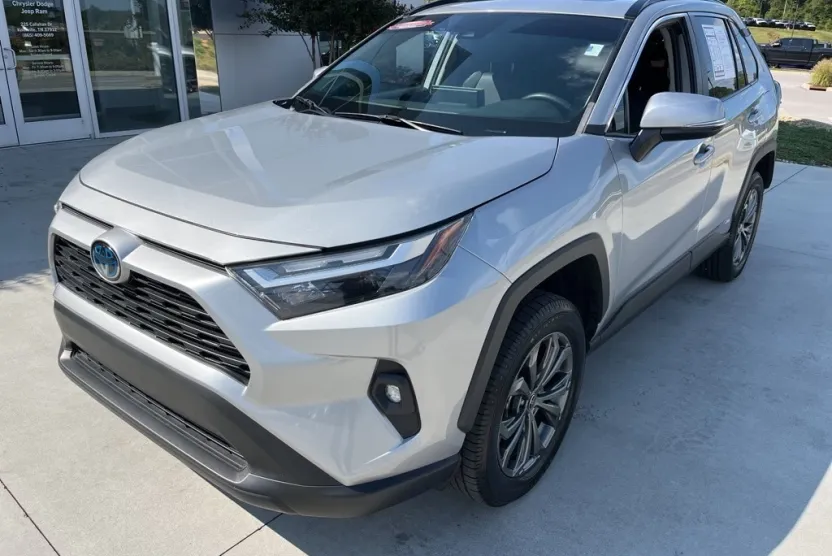 2022 Toyota RAV4 Hybrid XLE Premium photo 1