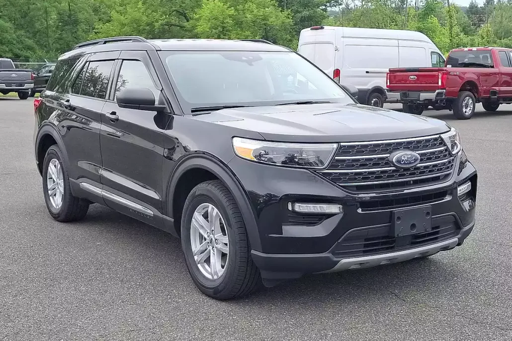 2022 Ford Explorer XLT photo 1