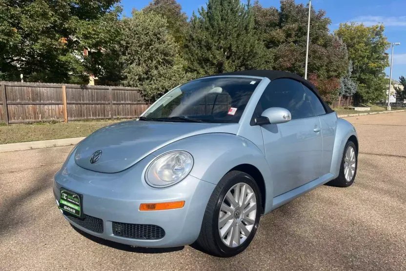2009 Volkswagen Beetle Base photo 1