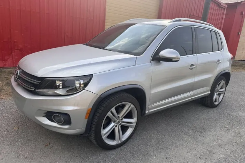 2016 Volkswagen Tiguan R-Line photo 1