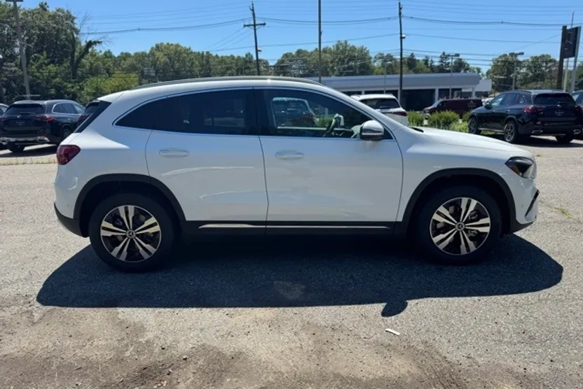 2026 Mercedes Benz GLA 250 4MATIC photo 1