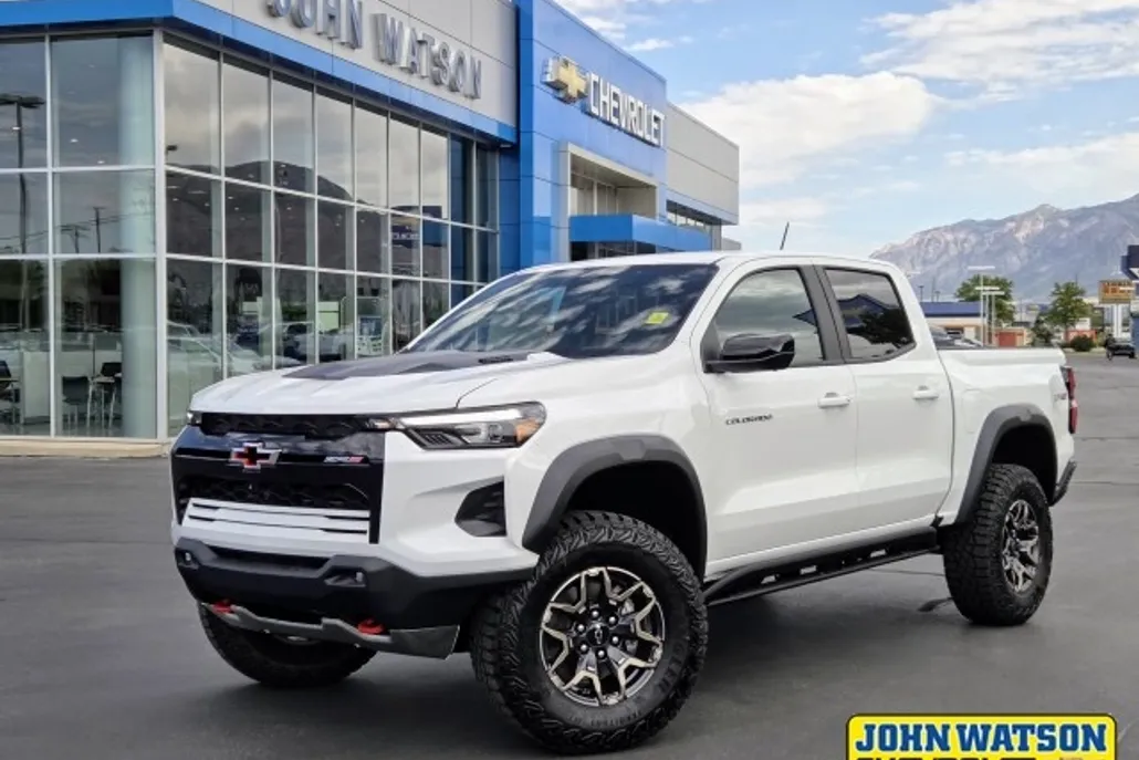 2025 Chevrolet Colorado ZR2 photo 1