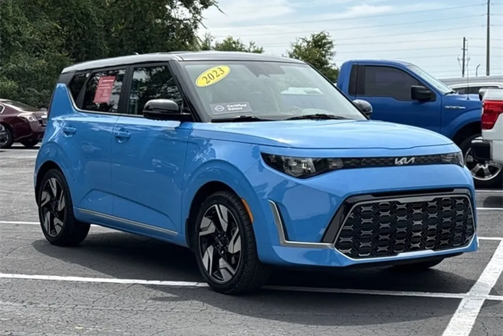 2023 Kia Soul GT-Line photo 1