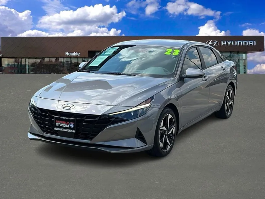 2023 Hyundai Elantra SEL photo 1