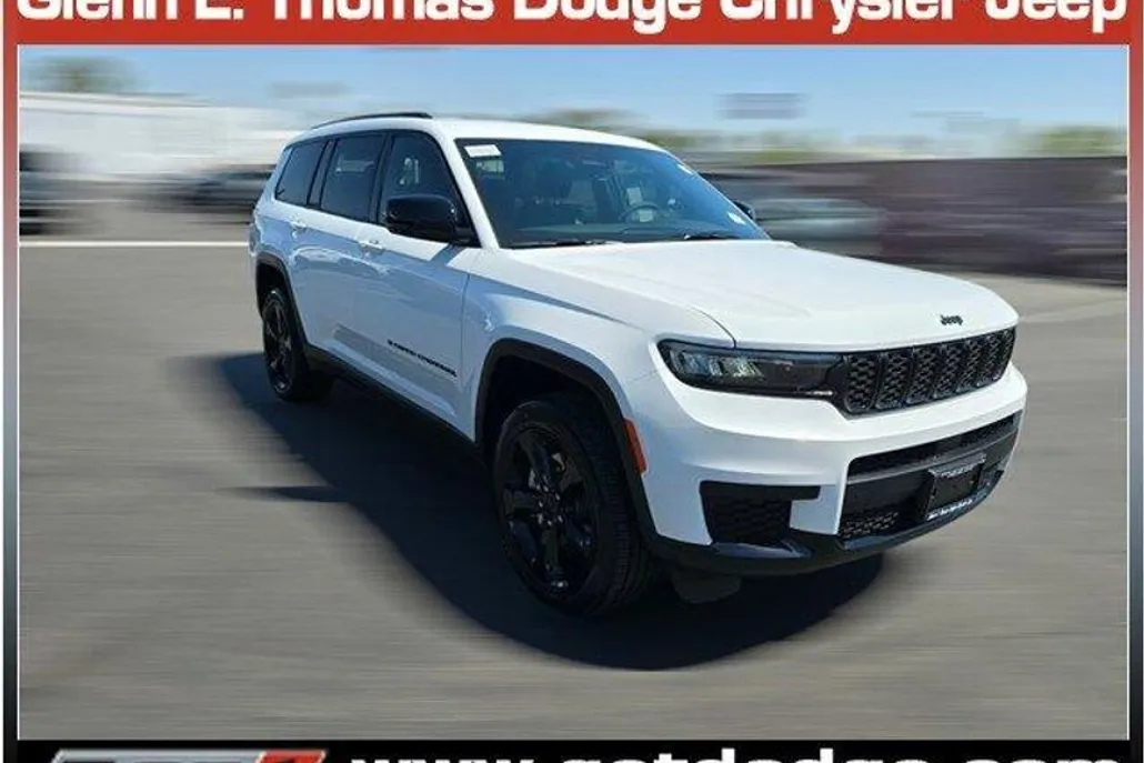2025 Jeep Grand Cherokee Altitude photo 1