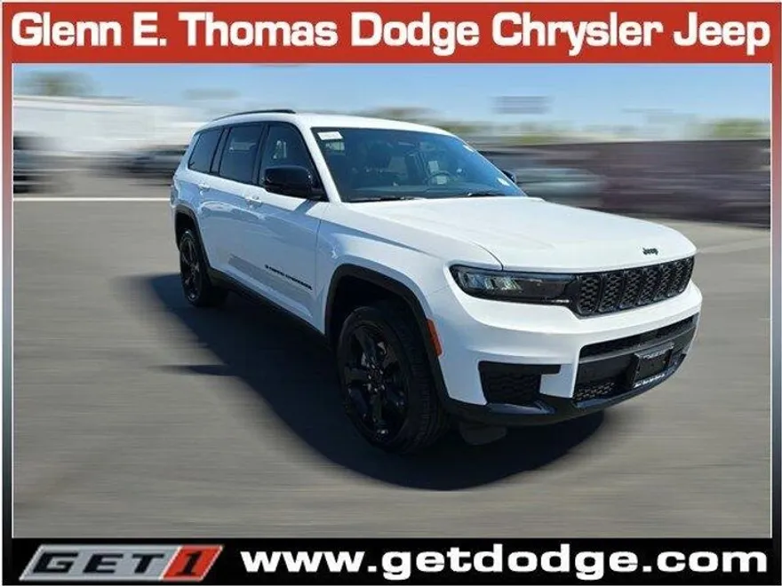 2025 Jeep Grand Cherokee Altitude photo 1