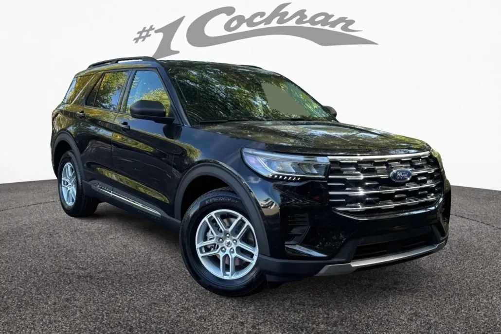 2025 Ford Explorer photo 1
