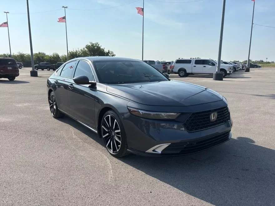 2024 Honda Accord Hybrid Touring photo 1