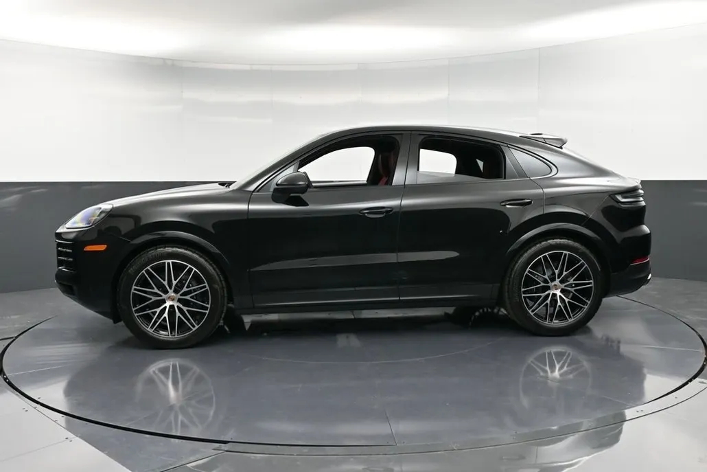 2026 Porsche Cayenne Coupe photo 1