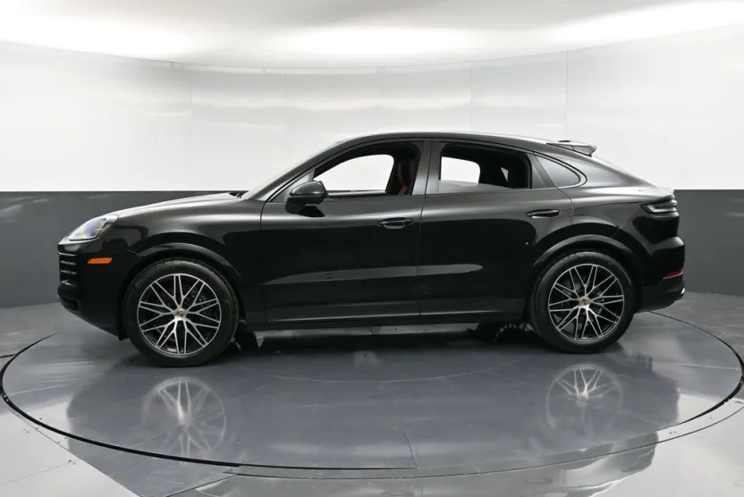 2026 Porsche Cayenne Coupe photo 1